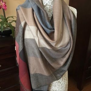 NWT Burberry 100% Cashmere Shawl Wrap
